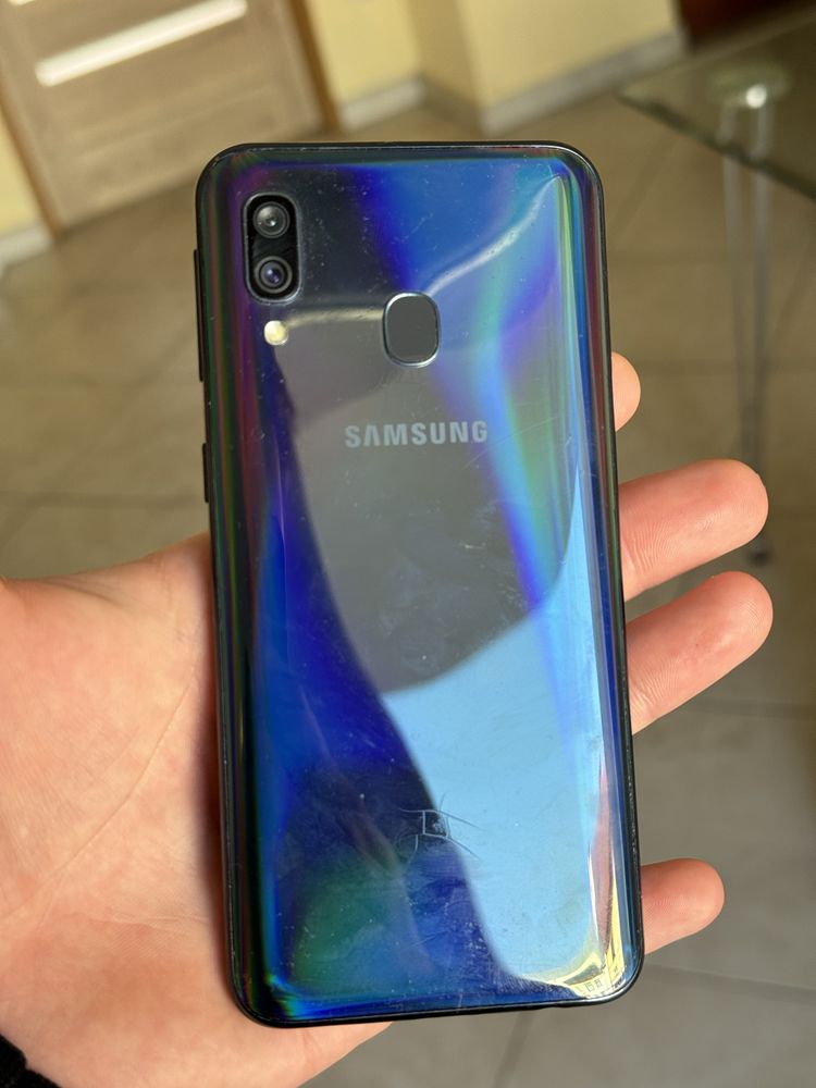 Samsung Galaxy A40 2019 roku