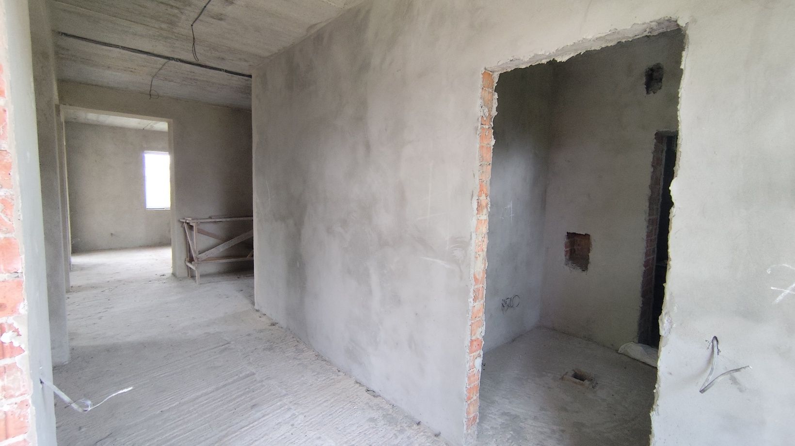 Продається будинок в с.Драгомирчани. Ділянка. Свердловина. Тераса