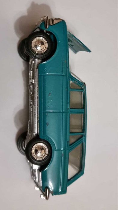 Model Moskwicz 427 1:43 (ZSRR)