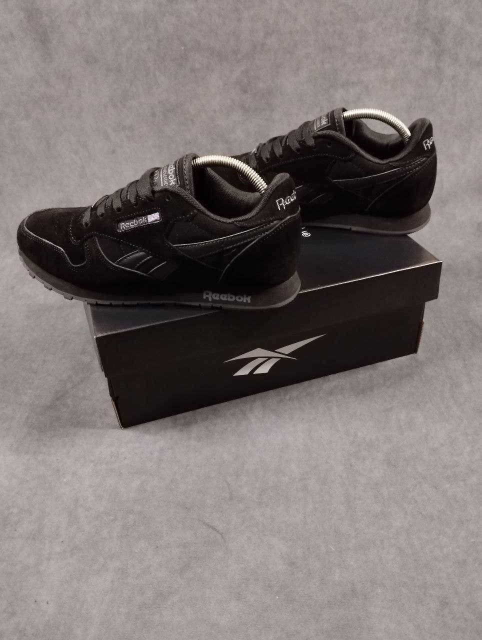 Чоловічі замшеві кросівки Reebok Classic чорні літні рібок класік