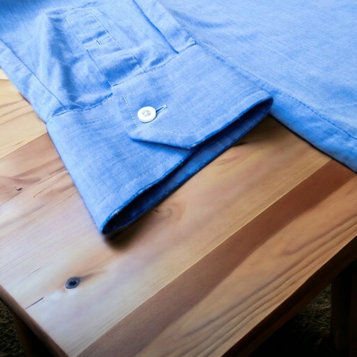 Camisa C&A azul claro 44