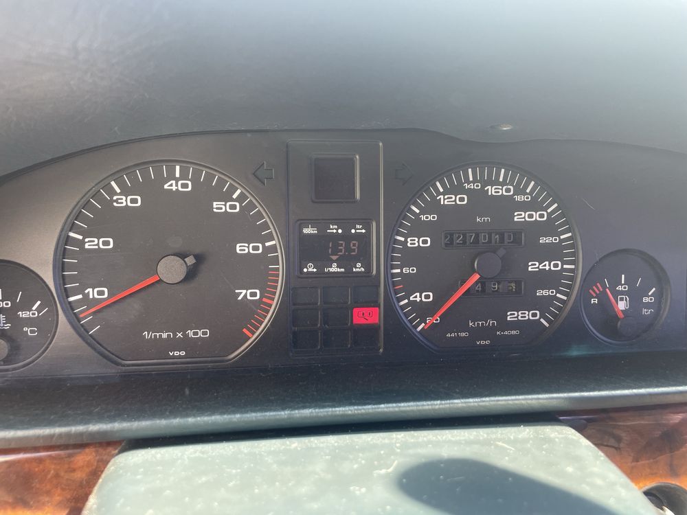 Продам Ауди v8, 3.6л, 1990г.в.