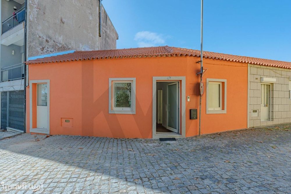 Moradia T2 TERREA Remodelada Arrifana -Santa Maria da Feira!