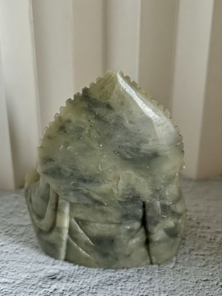 Śmiejący się Budda zielony kamień figurka PRL posążek rzeźba Buddy