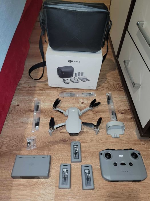 Dron DJI MINI 2 Fly more Combo duży zesataw | mało używany