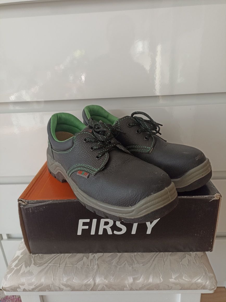 Buty robocze, półbuty, trzewiki  ochronne pełnoskórzane 43