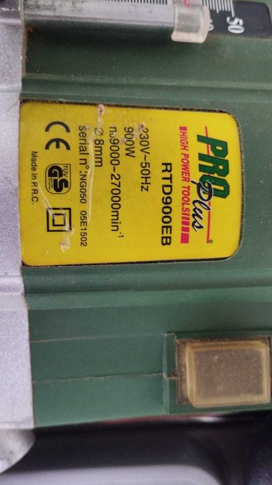 Fresadora de 900 wats, usada