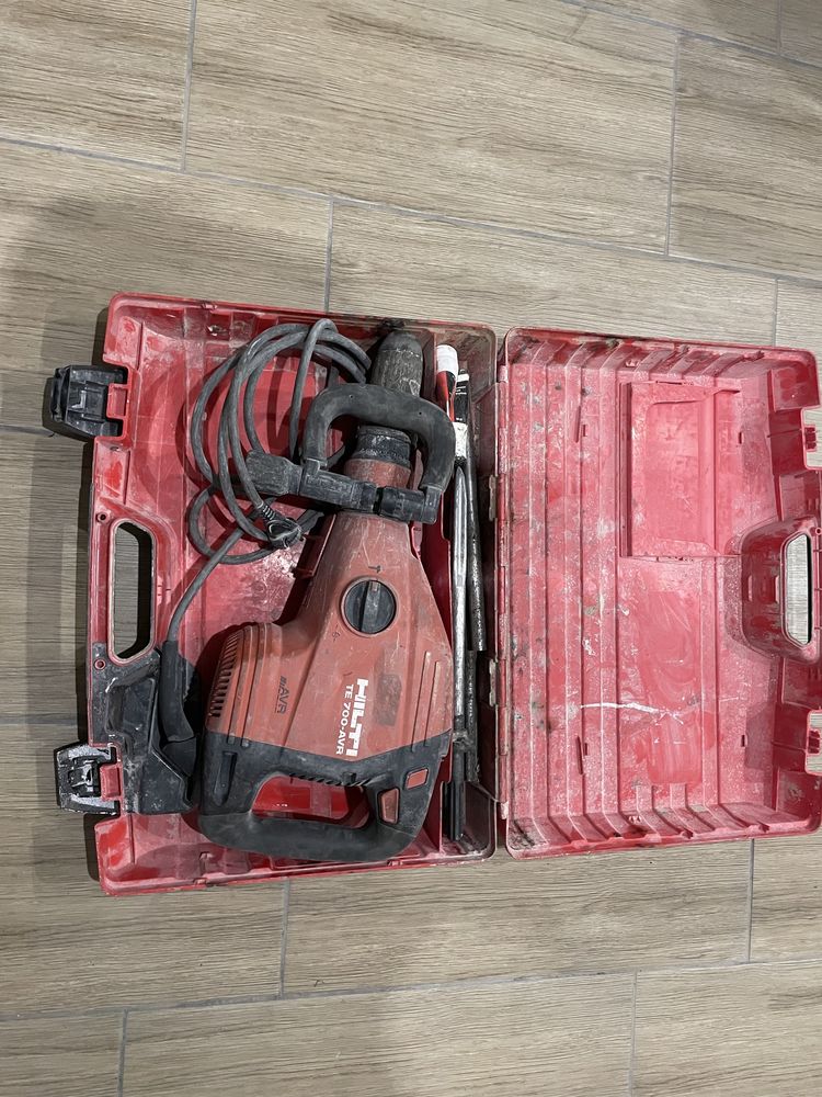 Młot Hilti TE 700-AVR