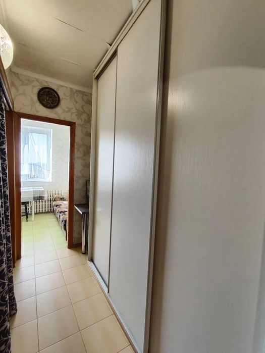 Продам 1-кімнатну квартиру, поруч метро Наукова