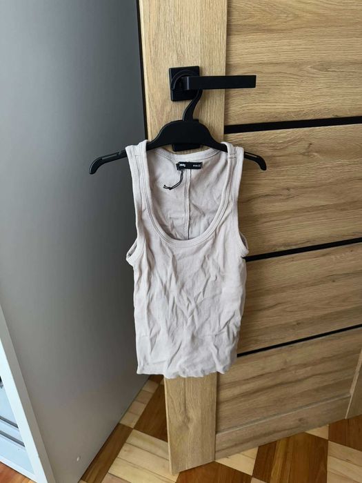 Bluzka na ramiączkach bokserka koszulka  Sinsay  xs 34 beżowa w prążki