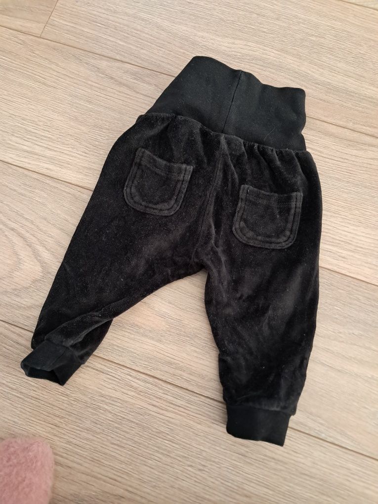 Eleganckie dresowe welurowe spodnie dla chłopca 68 H&M. Stan bardzo do