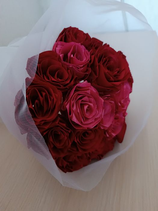 Троянди (рози) букет з атласу