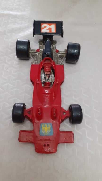 Carro de corrida Formula 1 (com condutor) da CORGI