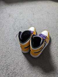 Nike air Jordan lakers