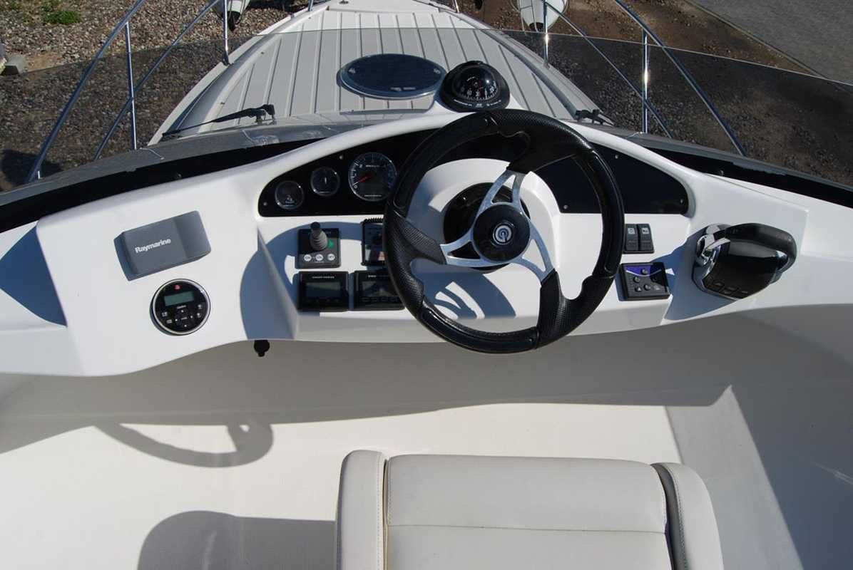 Jacht motorowy Galeon 290 FLY - 2011 rok