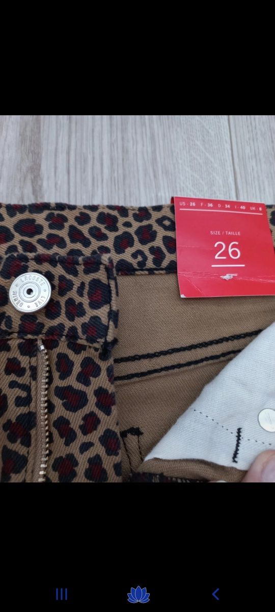 Nowe spodnie Lacoste 26