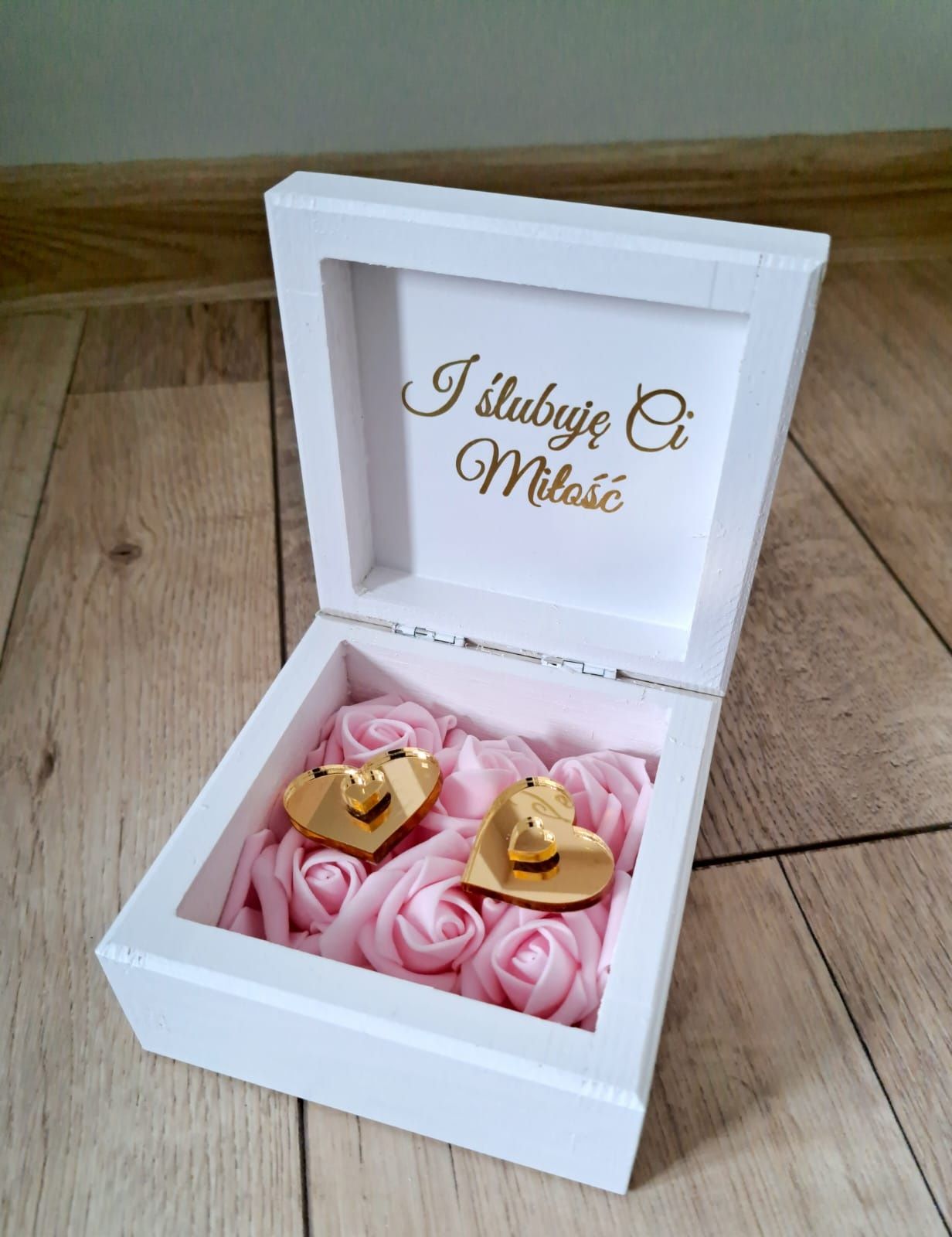 Pudełeczko na obrączki dekoracje ślubne różyczki szkatułka na obrączki