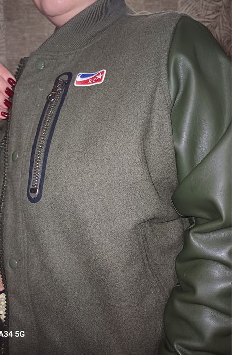 Женский бомбер Nike