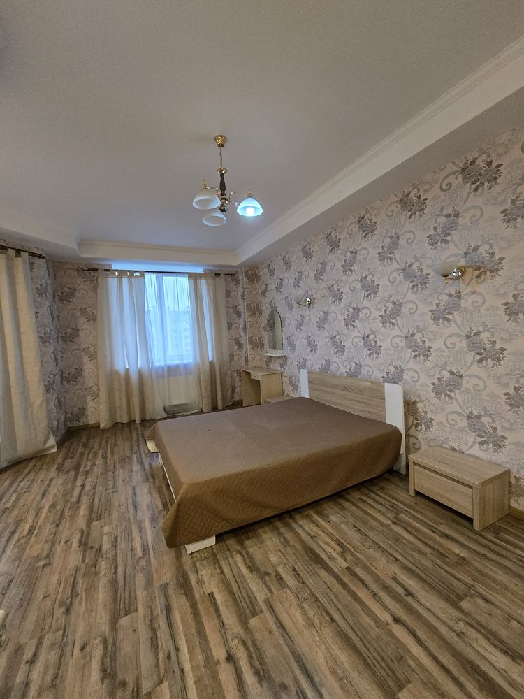 Здам подобово 3 кімнатну квартиру з ремонтом в центрі