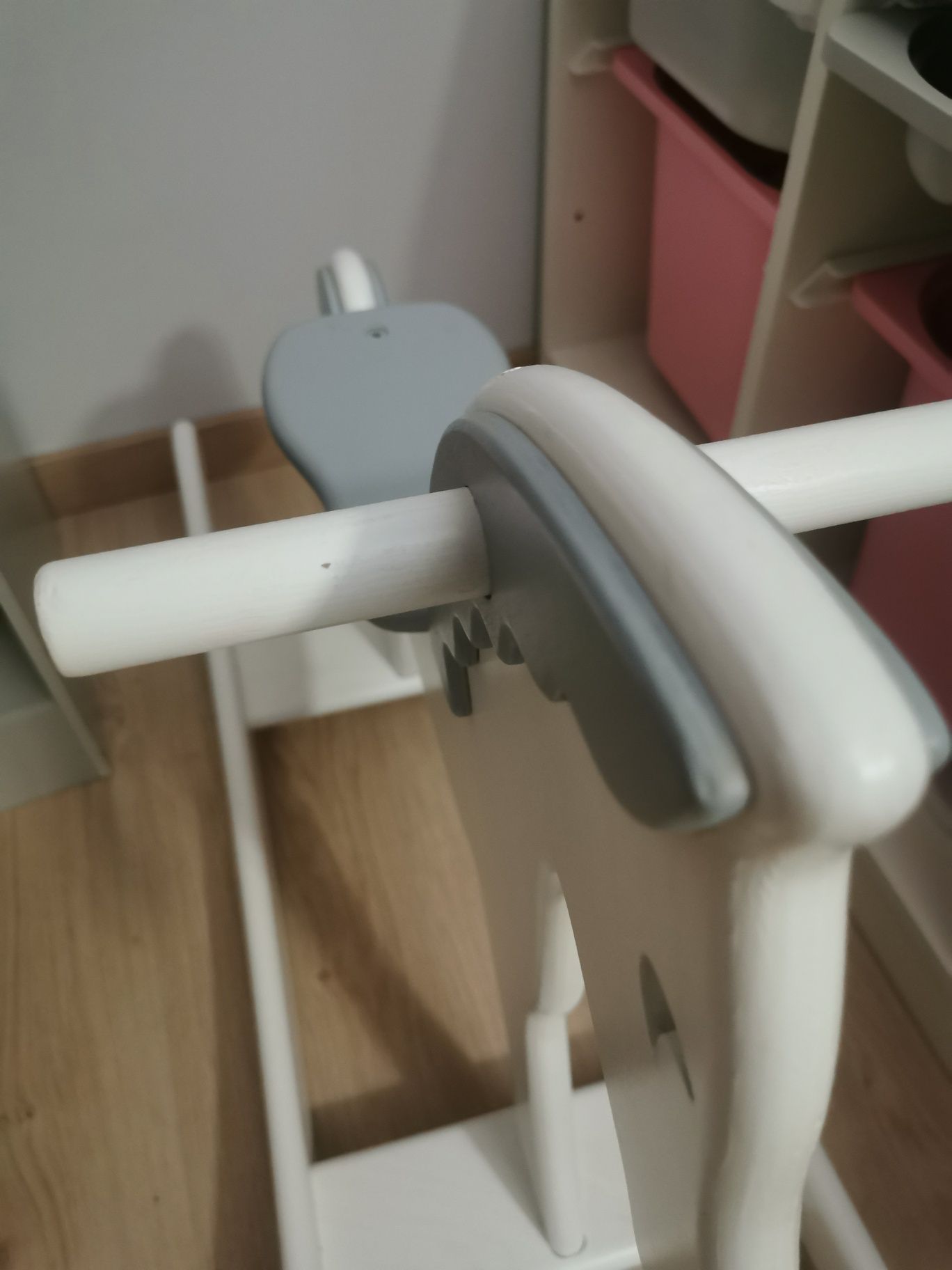 Konik na biegunach drewniany idealny jak nowy