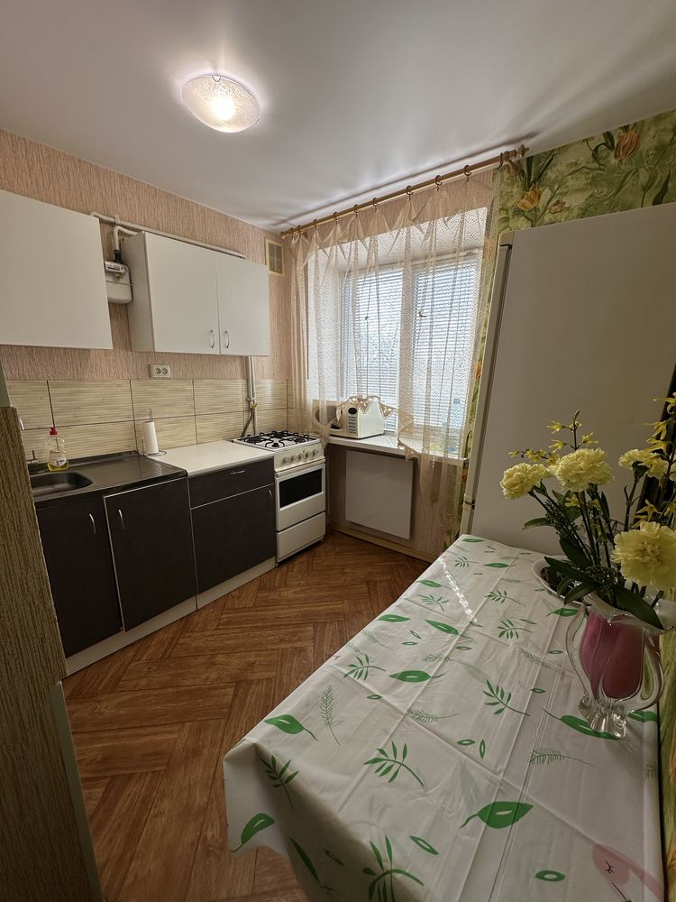 Продам классную 3-комн Днепрострой YANOVA