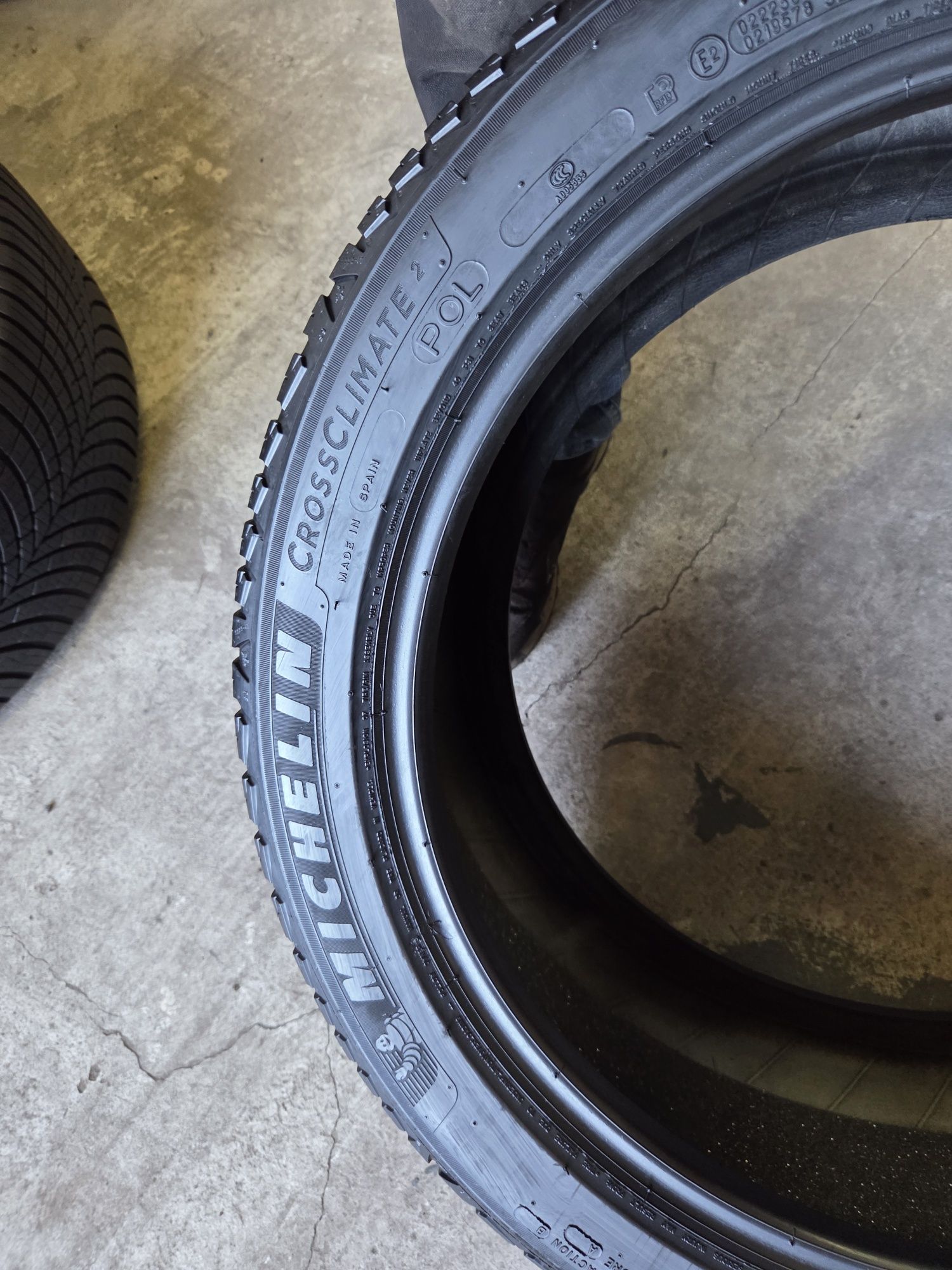 opony używane 245/45R19 Michelin Crossclimate 2