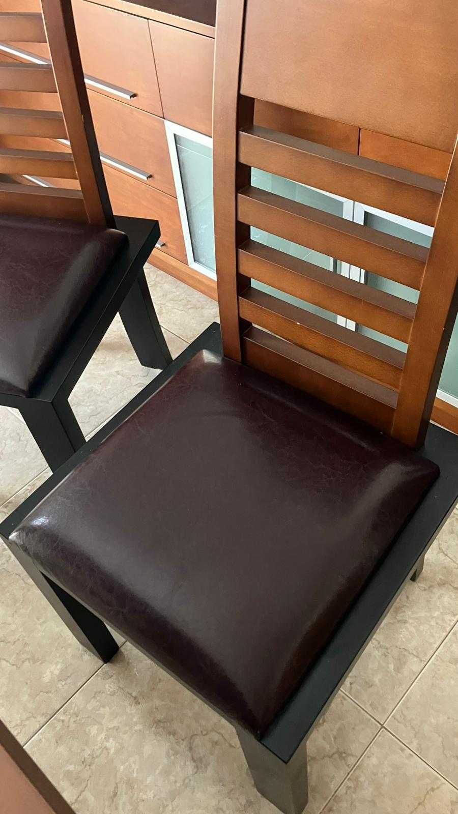 Mesa e Cadeiras de Jantar