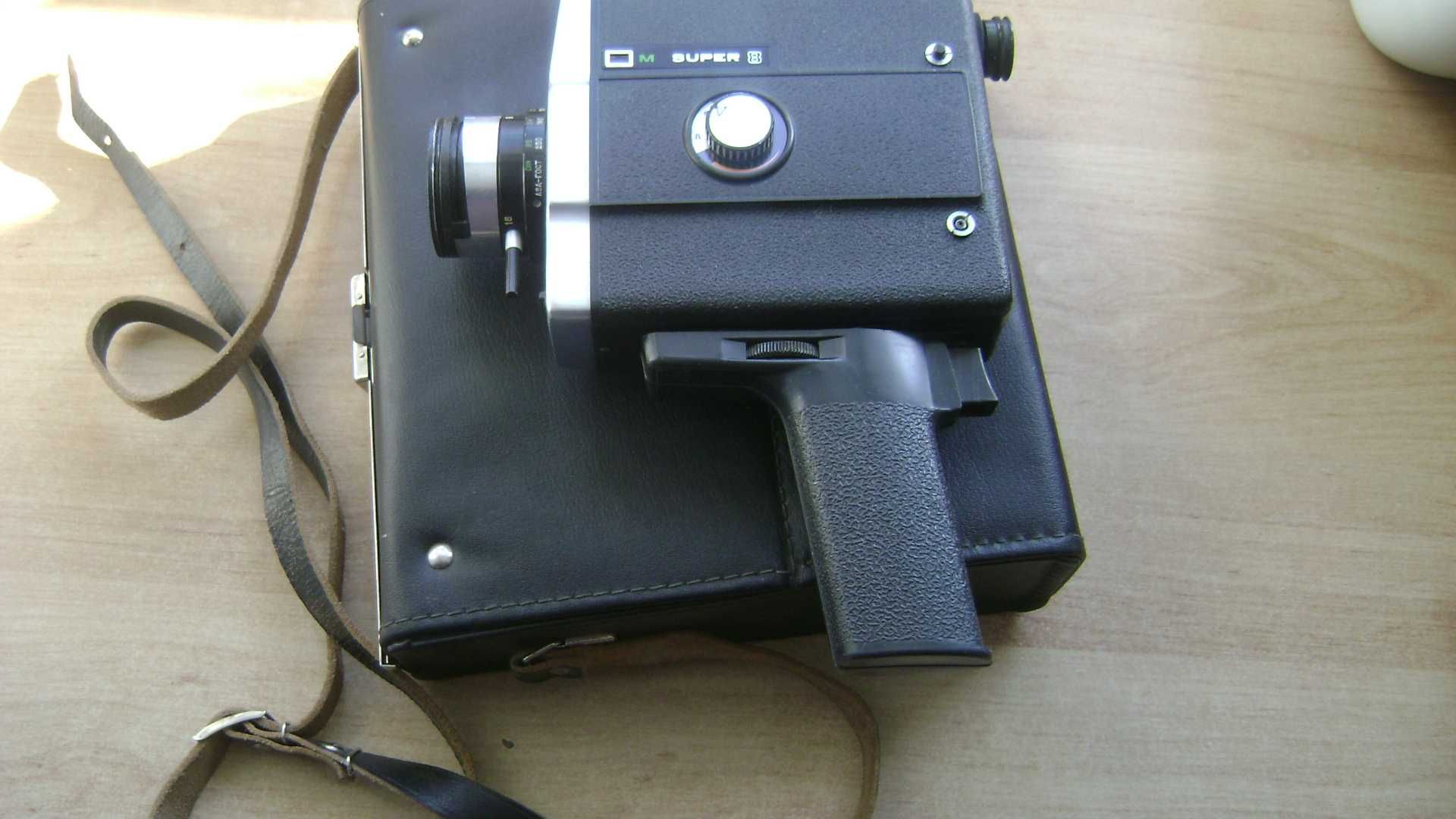 Starocie z PRL Aparat fotograficzny Kamera LOMO 215 M Super 8 sprawna