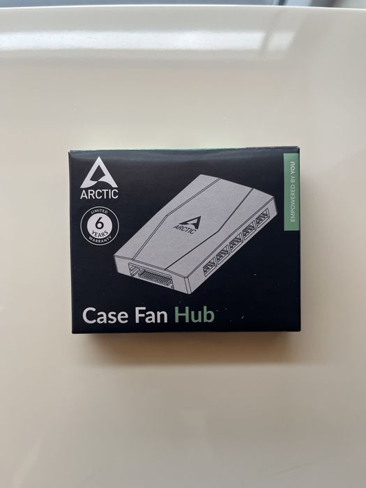 Контроллер вентилятора Arctic CASE FAN HUB (ACFAN00175A)