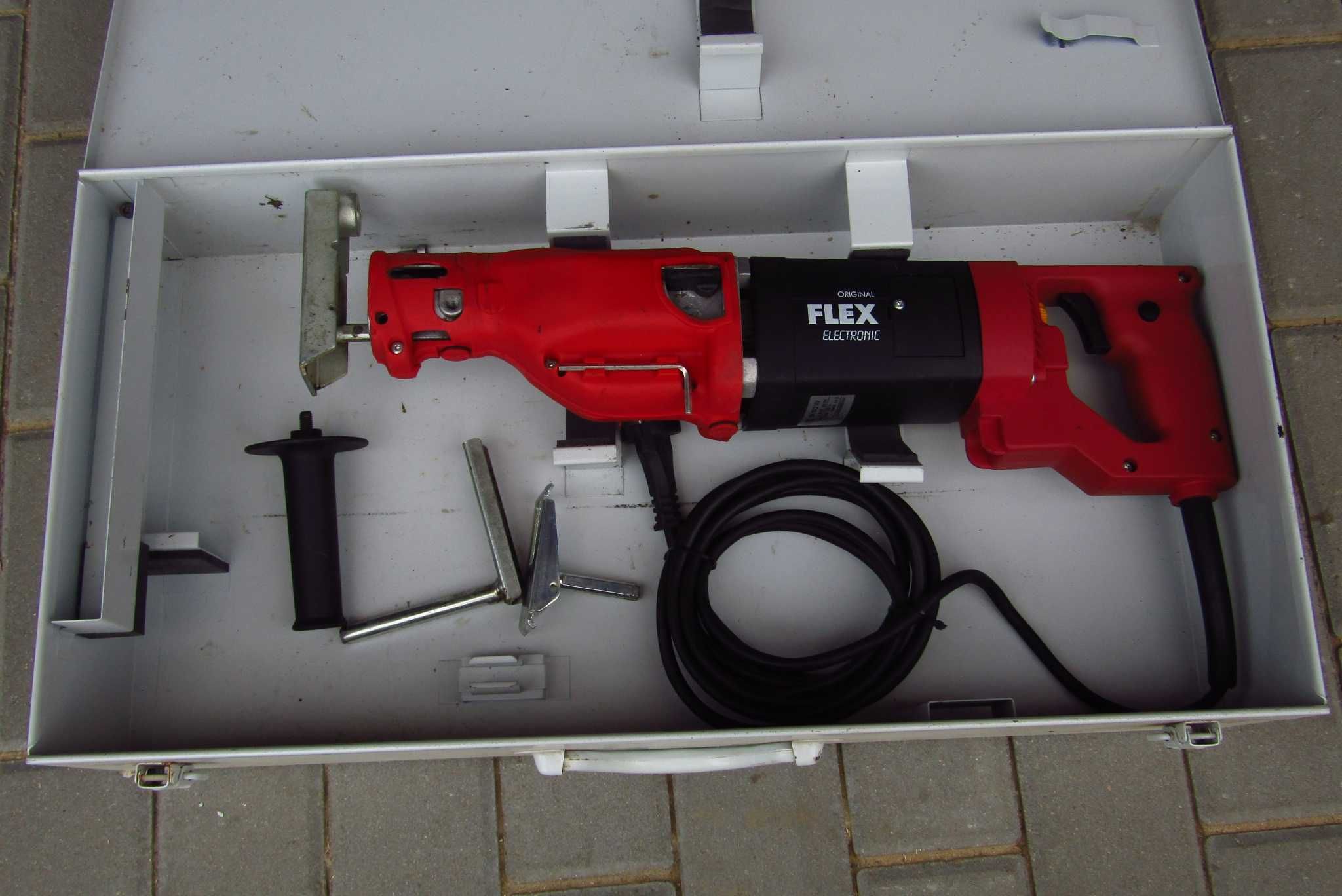 Flex SK 602 VV lisi ogon piła szablasta z mocowaniem do rur