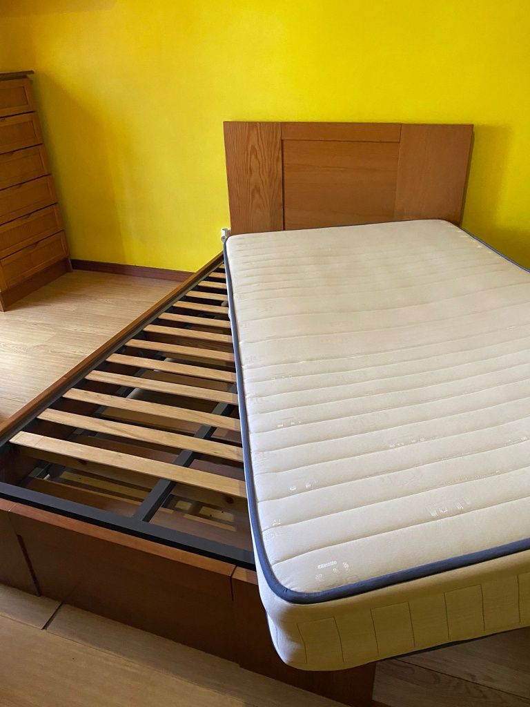 Cama e moveis quarto criança