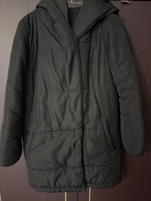 Продам куртку чорну