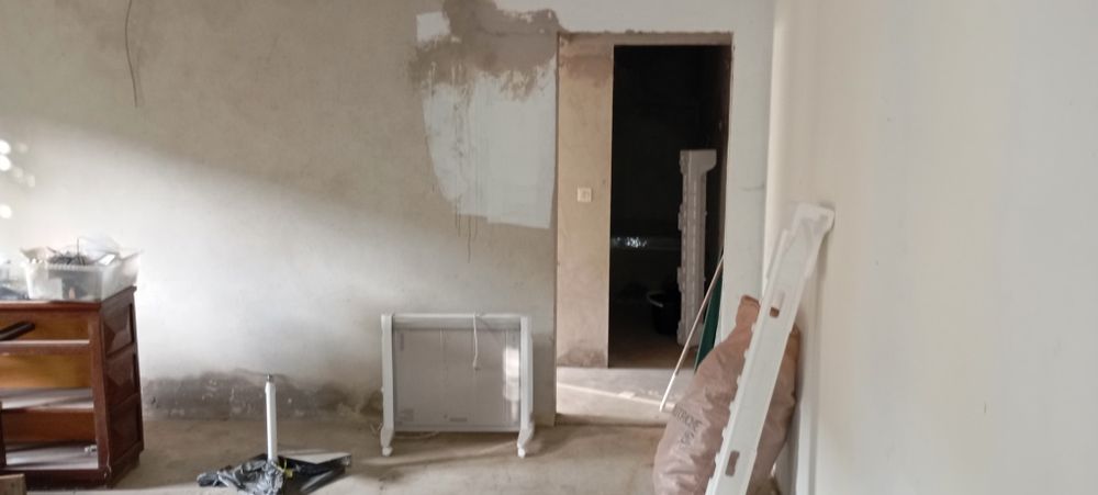 Alugo espaço para arrumos em anexo independente