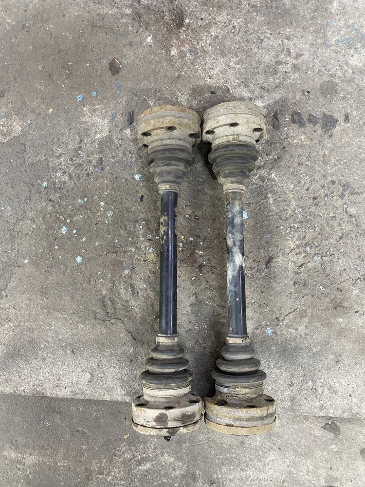 Разборка bmw e30 е30 e28 e34 е28 е34 много запчастей запчасти е30 e30