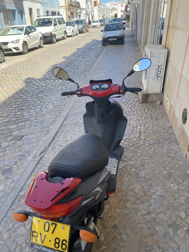 Vendo mota Keeway RY6 em excelente estado