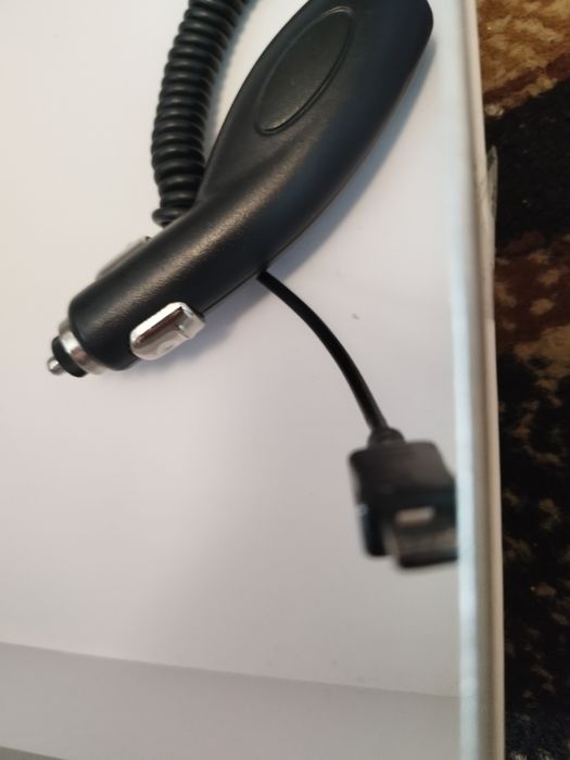 Ładowarka samochodowa stary wtyk do smartfona