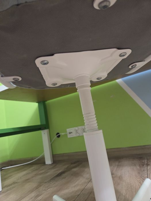 Biurko Ikea pahl krzesło obrotowe orfjall komplet dziecięcy