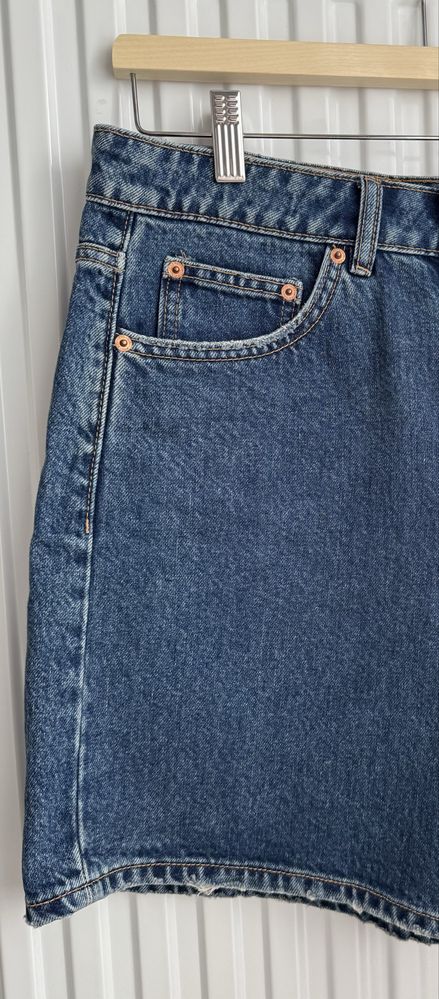%% Szorty ZARA, EUR40