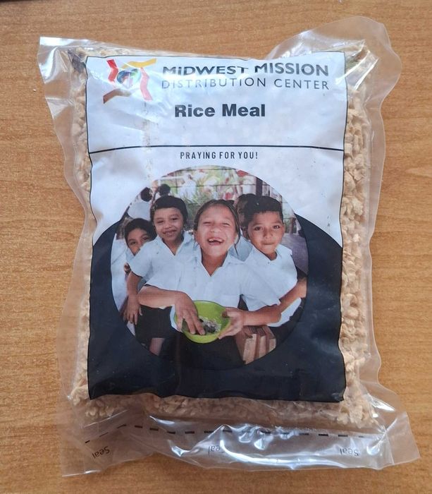 Рис з овочами та соєвим м'ясом, виробництво США.