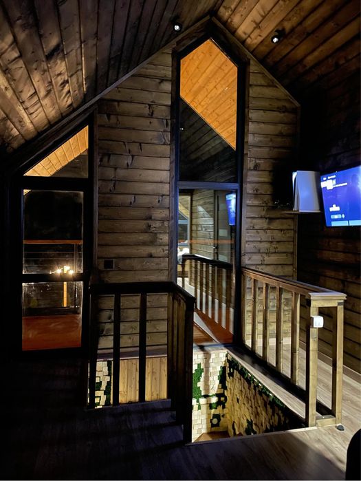 Двох поверховий котедж з чаном в карпатах