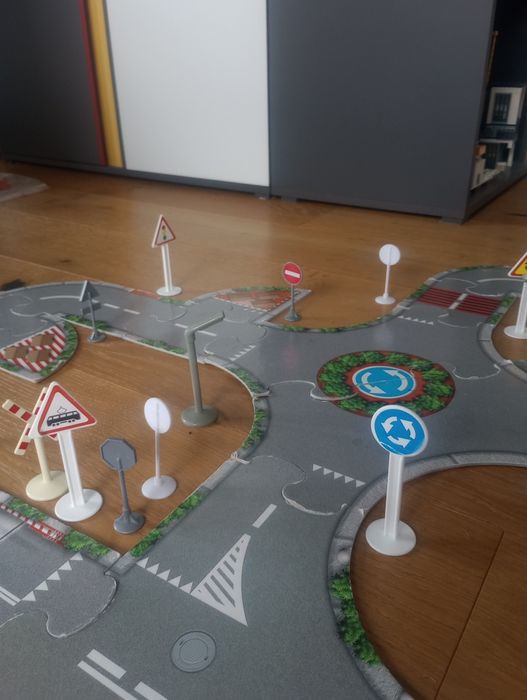 Drogowe puzzle + znaki drogowe