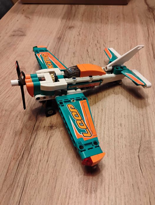 LEGO Technics Samolot Wyścigowy nr 42117