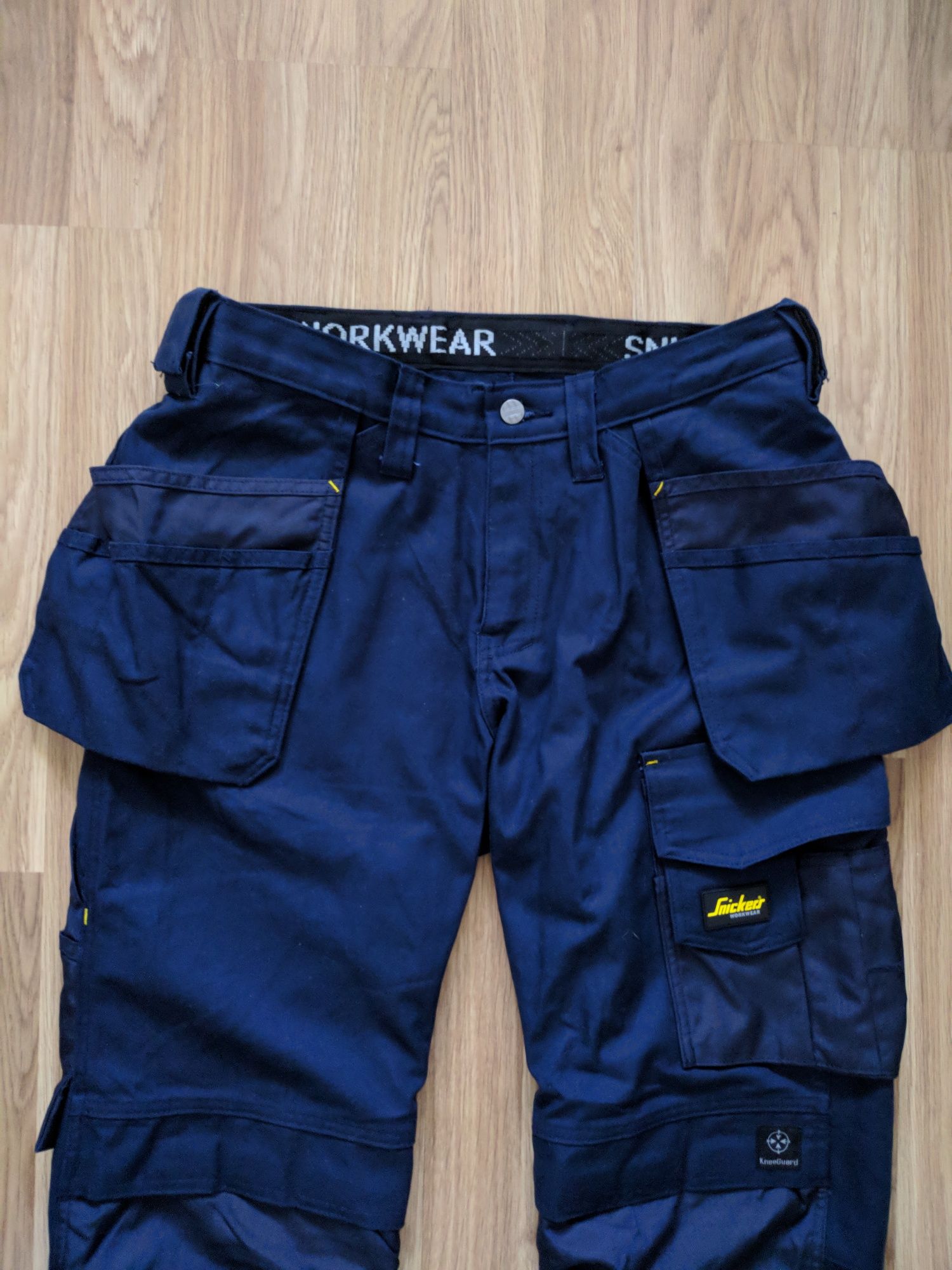 Новые функциональные рабочие штаны snickers allroundwork extrapocket