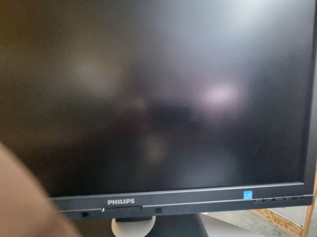 Philips 241b6q (24",IPS, Full HD, SOUND, USB,DVI,VGA,DP)