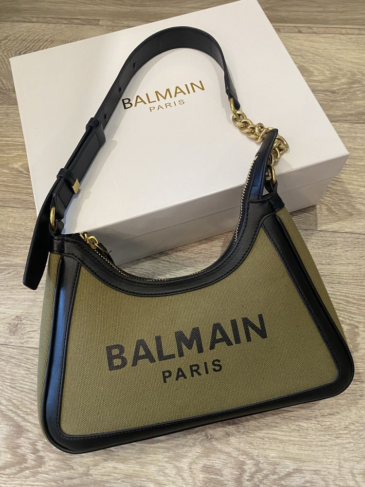 Сумочка-багет в стиле Balmain
