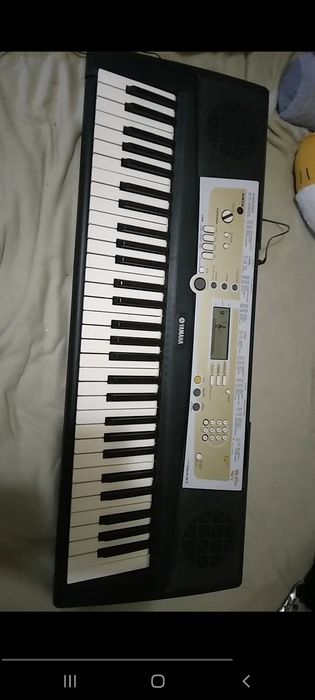 Продам синтезатор Ямаха