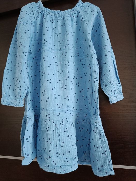Sukienka muślinowa H&M r 116 niebieska świąteczna gwiazdki