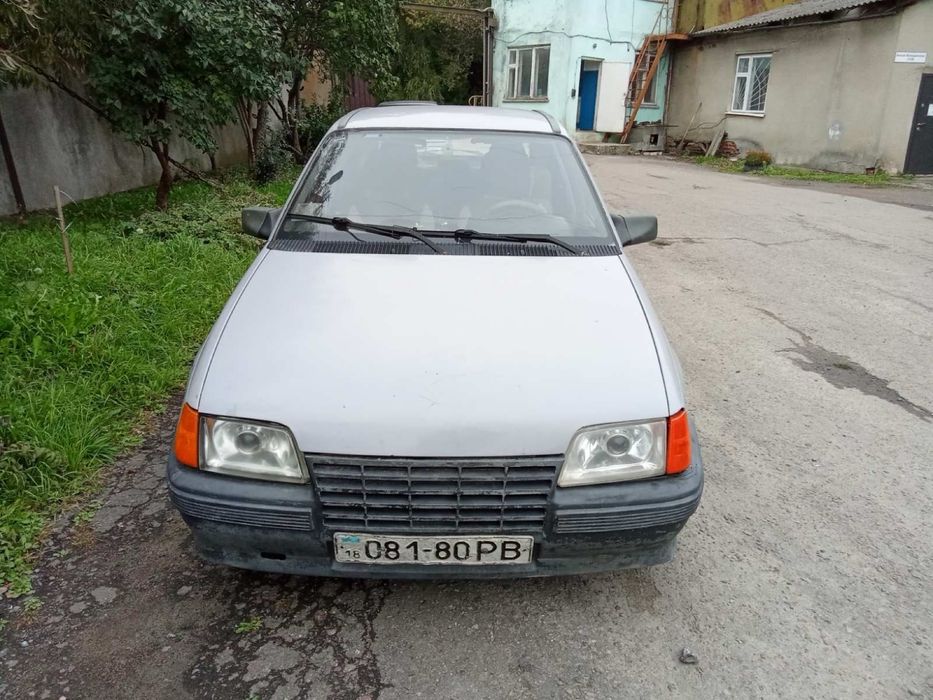 Opel Kadet 1,4 бензин
