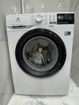 Пральна машинка Electrolux PerfectCare 600 EW6SM427BU.