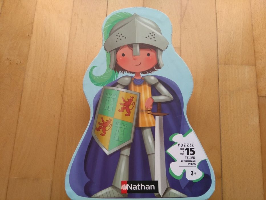 Puzzles em madeira e em cartão